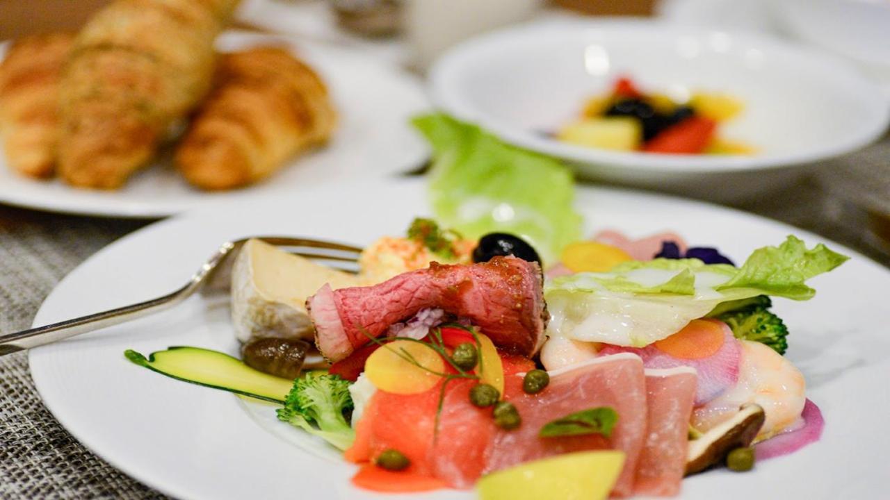 Hotel Agora Regency Osaka Sakai Sakai  Buitenkant foto A salad with ham